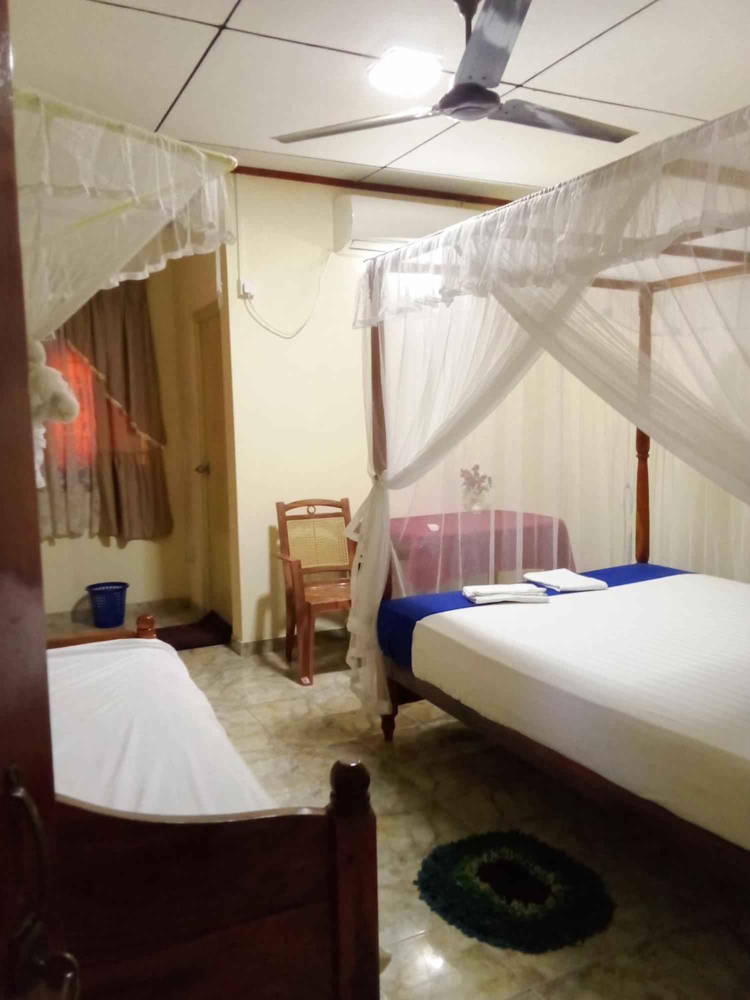 Jaya Home Stay Тангалле Номер фото